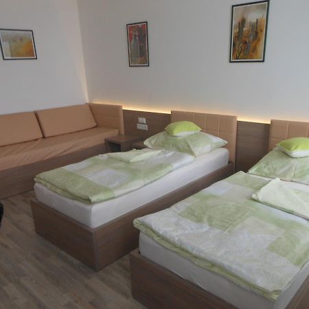 Hotel Garni Lajtaszentmiklós Kültér fotó