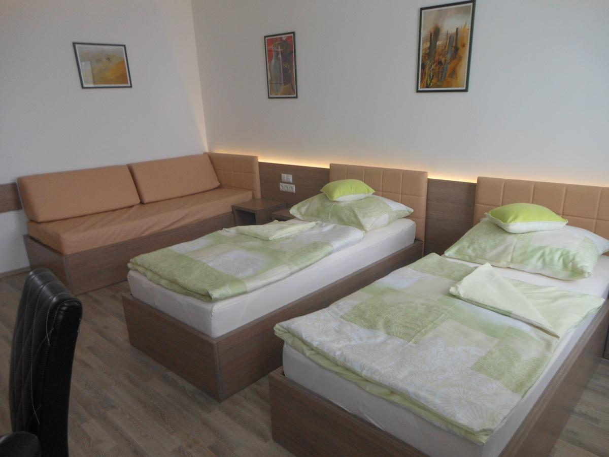 Hotel Garni Lajtaszentmiklós Kültér fotó
